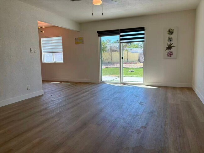 Building Photo - 4517 Alta Dr
