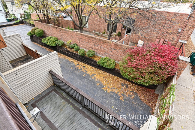 Building Photo - 502 Elizabeth-
