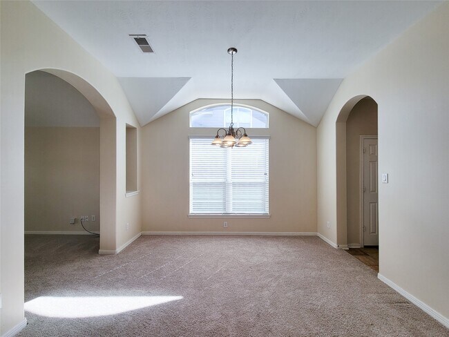 Building Photo - 25219 Piney Heights Ln