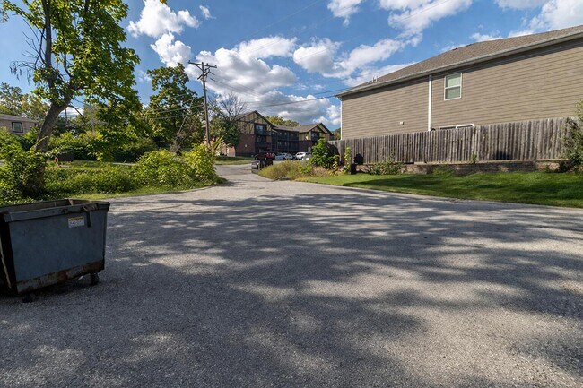 Building Photo - 213 N Ann St