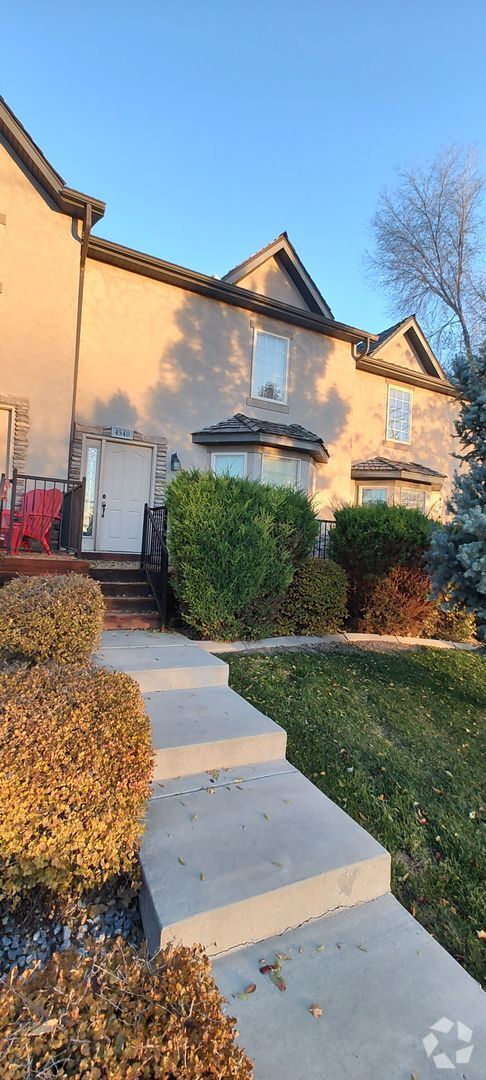 Building Photo - Beautiful Salt Lake Townhome!!!