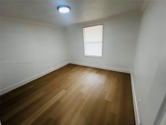 Building Photo - 7124 Southgate Blvd