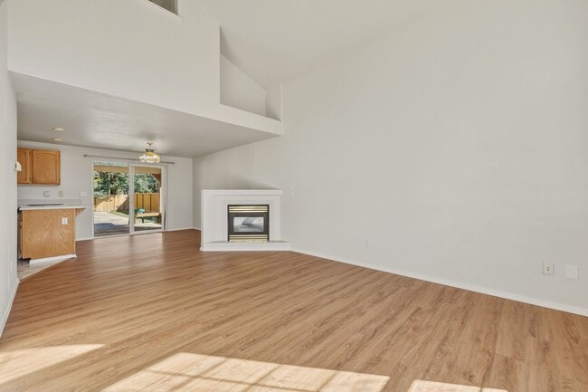 Building Photo - Move in Ready now! 3 bed 2.5ba - Olympia School District