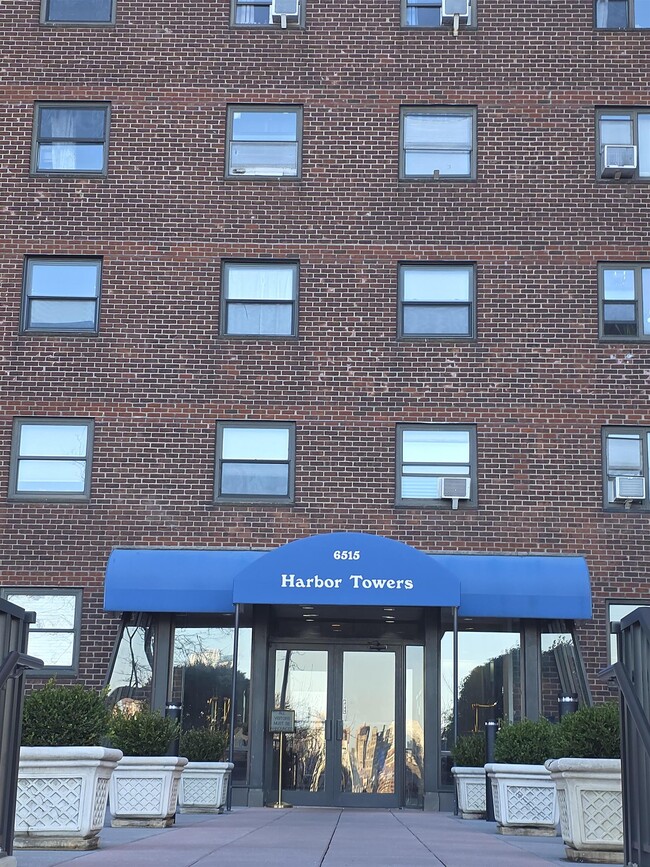 Building Photo - 6515 John F. Kennedy Blvd