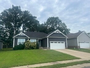 Building Photo - 728 Pleasant Meadow Ln