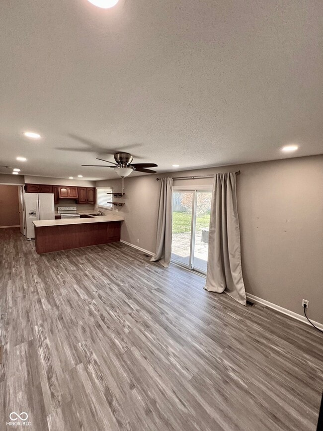 Building Photo - 6827 Azalea Dr