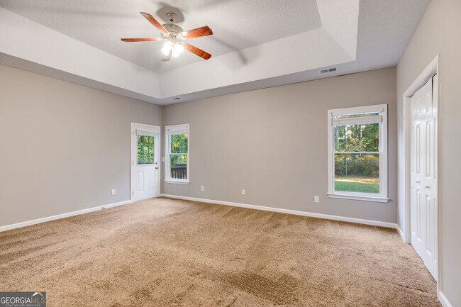 Building Photo - 140 Fairfield Rd