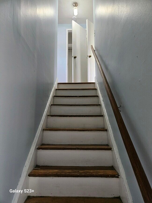 Building Photo - Great 3 bedroom home
