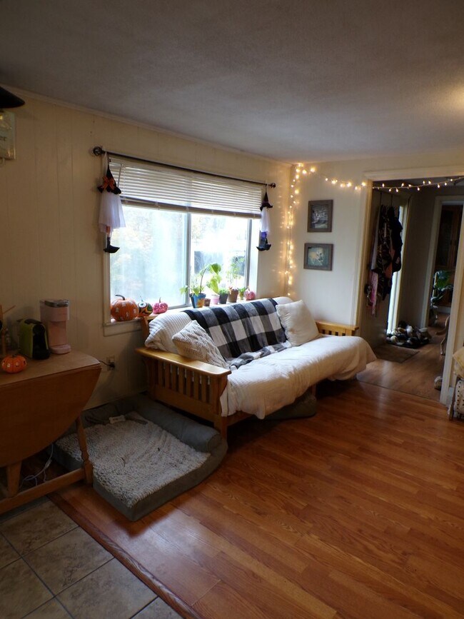 Building Photo - 6 Cassidy Ln