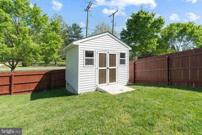 Building Photo - 80 Sanctuary Ln