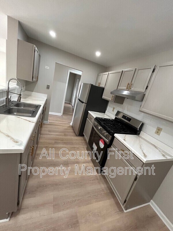 Building Photo - 69 Meldon Ave SE