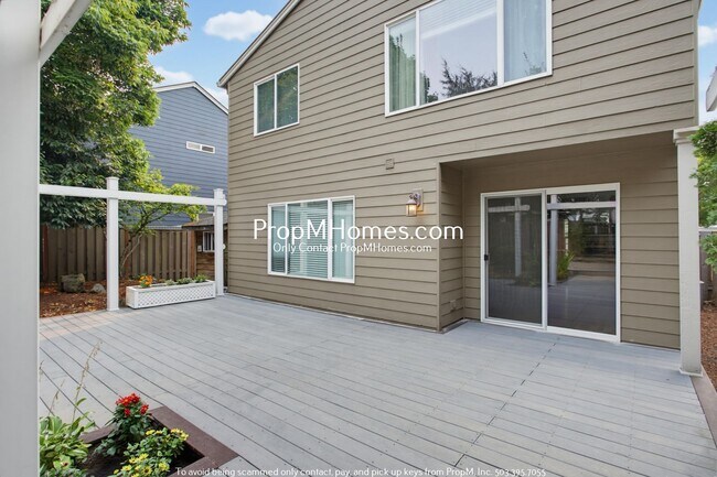 Building Photo - 23858 SW Pinecone Ave