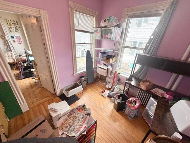 Building Photo - 3 Bedroom Apartment in Burlington VT Available 6/1!