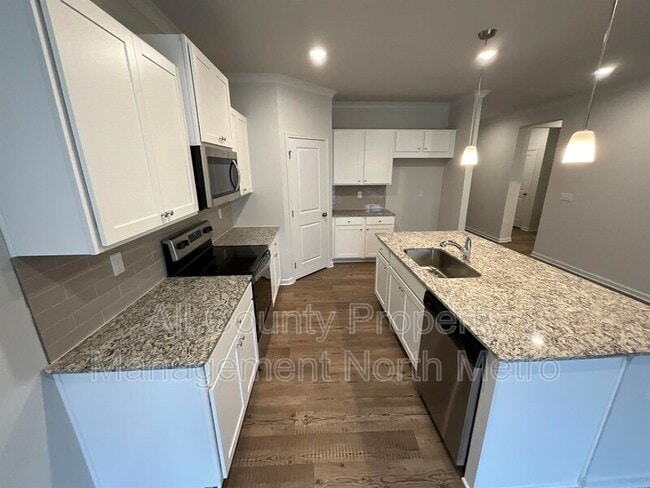 Building Photo - 191 Sweet Briar Wy