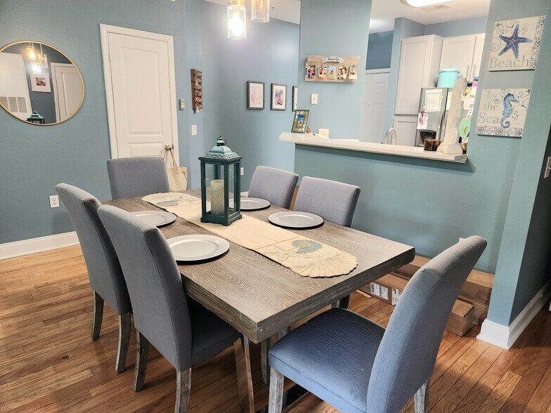 Building Photo - 2021 Basildon Rd