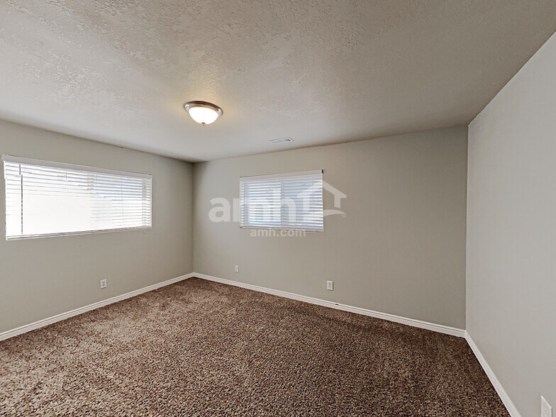 Building Photo - 6752 S Majestic Loop Rd