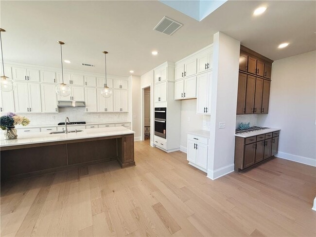 Building Photo - 2450 Colliers Ln