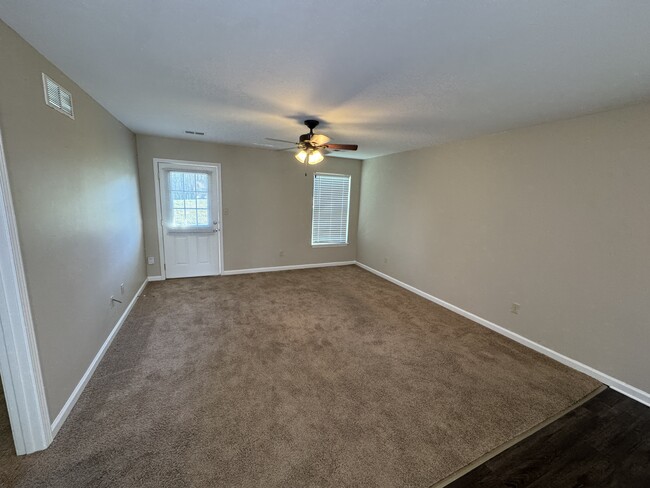 Building Photo - 708 Chatham Ct