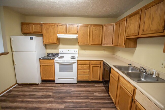 Building Photo - 2858/2860 Plaza Ct