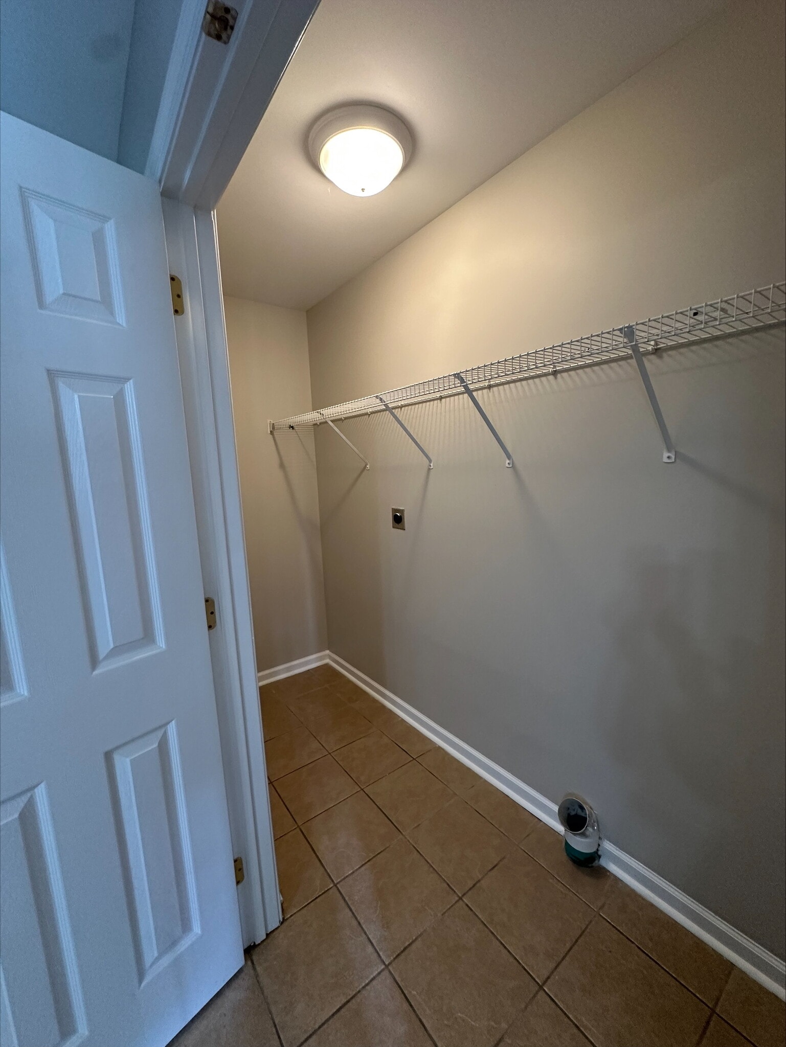 Laundry Room - 1040 Autumn Leaf Dr