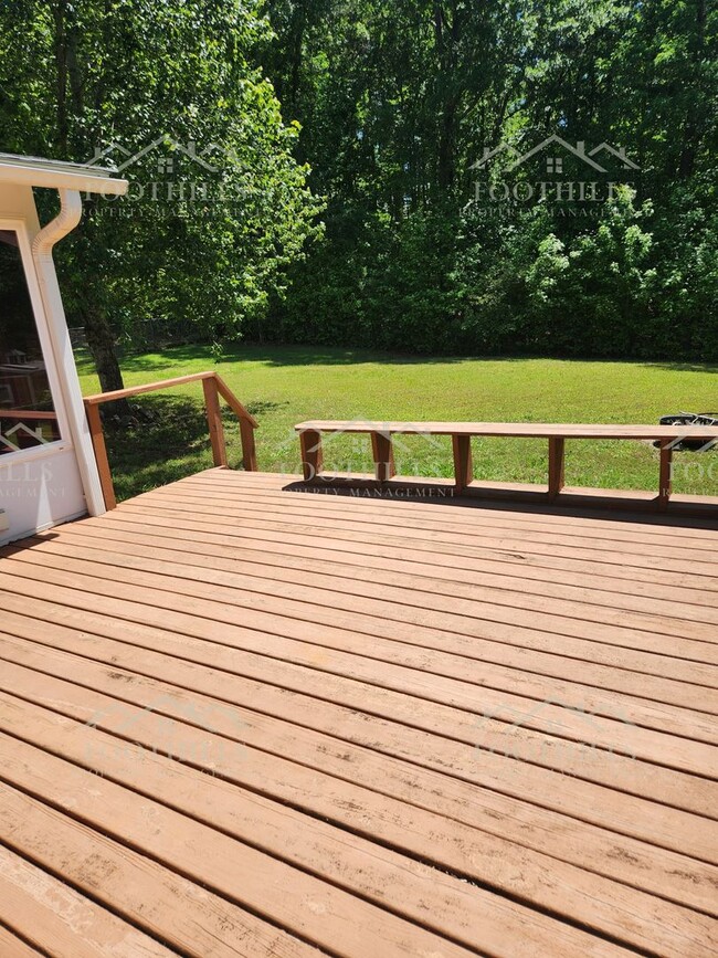 Building Photo - Beautiful 3-Bedroom Brick Home with Sunroo...