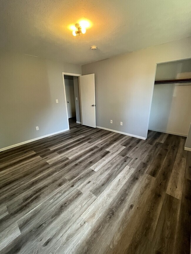 Building Photo - 631 136th Ave