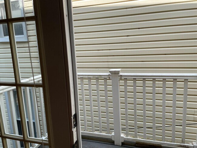 Building Photo - 1527 W 36th St