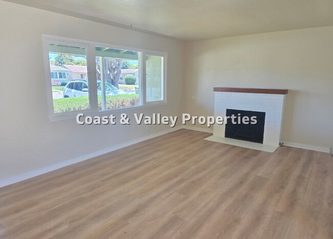 Building Photo - Wonderful North Salinas Home for RENT!!!