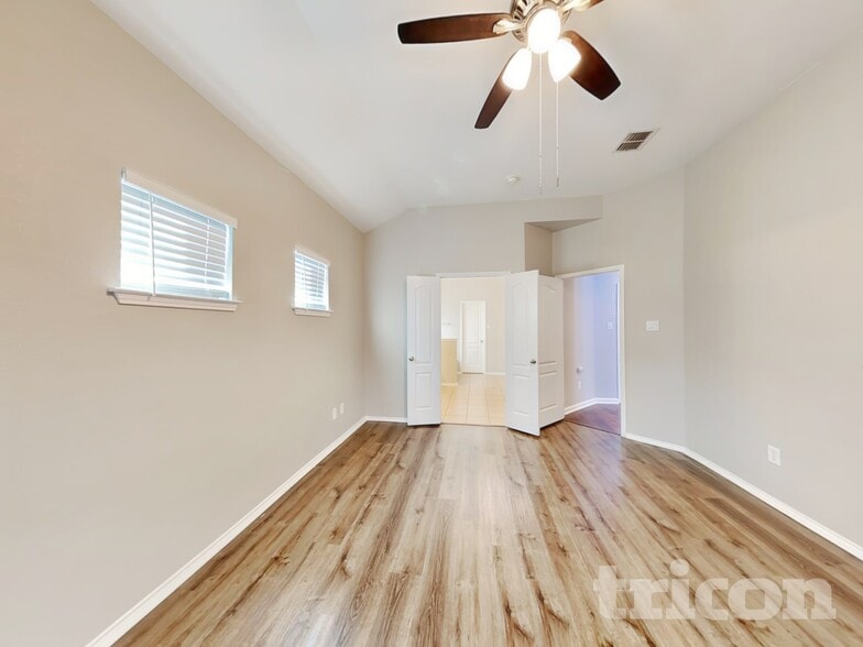 Building Photo - 2784 Sweetbriar Ln