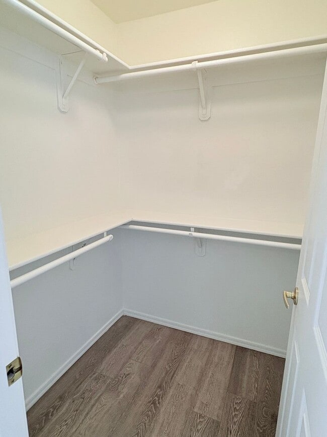 Building Photo - Lovely 3 Bedroom House!