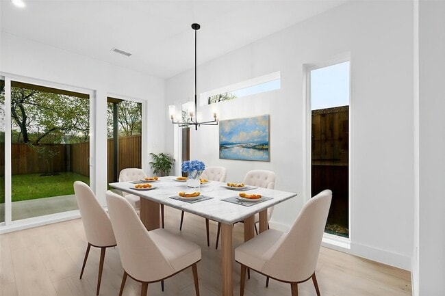 Building Photo - 2812 Guymon St