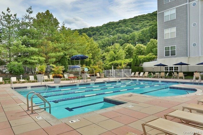 Building Photo - 3216 Leeward Dr