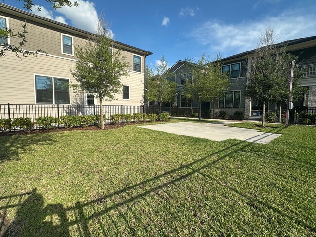 Building Photo - BRAND NEW HOME!