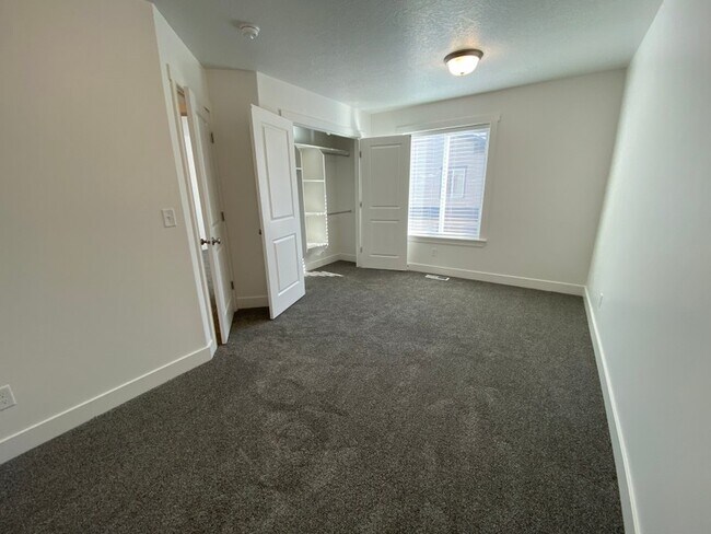 Building Photo - 2035 N 350 E
