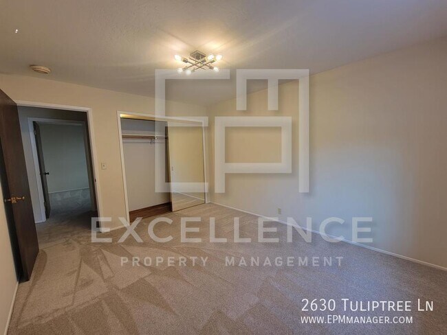 Building Photo - 2630 Tuliptree Ln