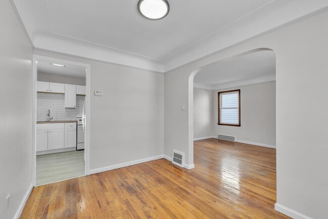 Building Photo - 11319 Tecumseh Ave