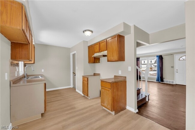 Building Photo - 12918 Eastwood Blvd