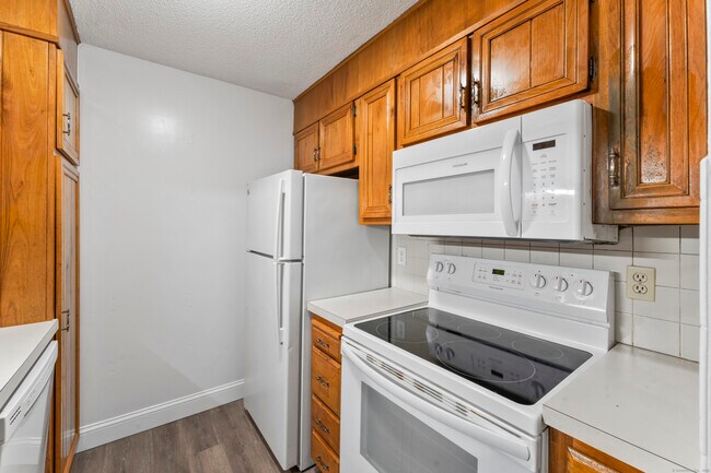 Building Photo - 34 A Padanaram Rd