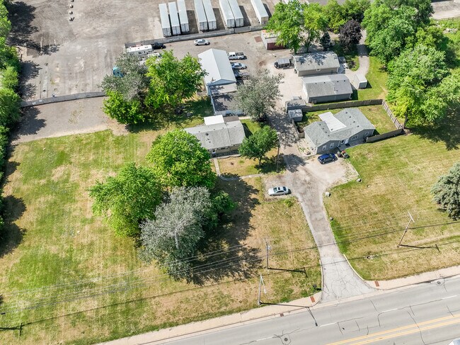 Building Photo - 21 E Romeo Rd