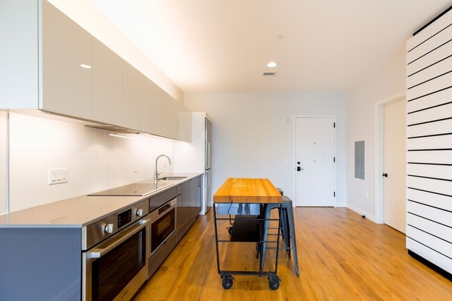 Building Photo - Terrific One Bedroom Condo in Truxton Circle!