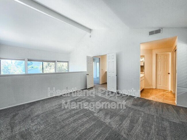Building Photo - 7302 Alicante Rd
