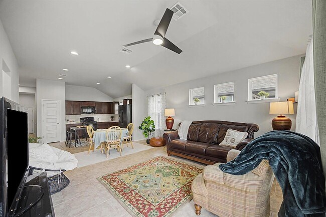 Building Photo - 425 Spiny Lizard Ln