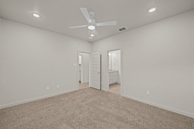 Building Photo - Brand new townhomes in Frenship East!