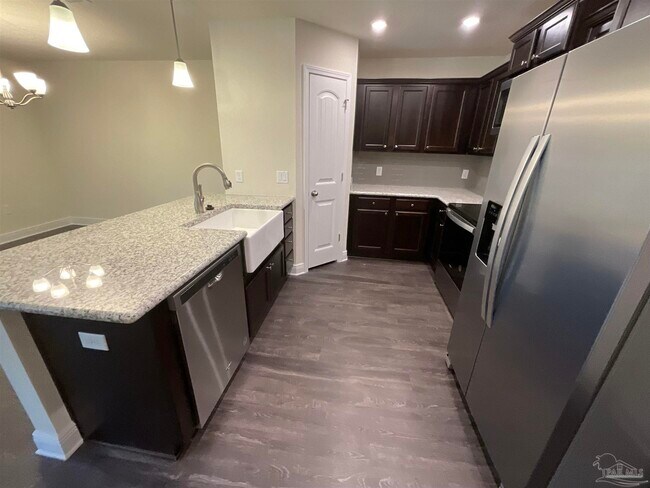 Building Photo - 5065 Peach Dr