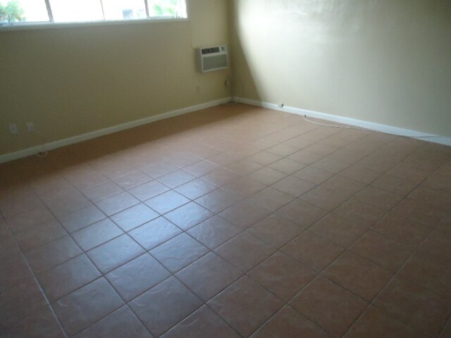 Building Photo - 5555 Dorothy Dr