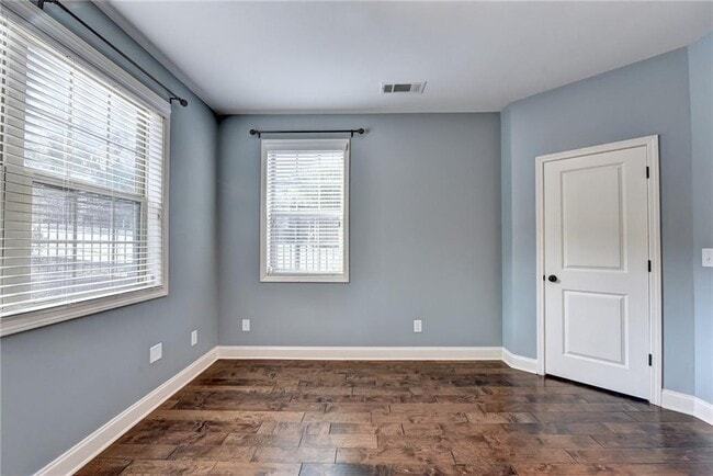 Building Photo - 2448 Tenor Ln