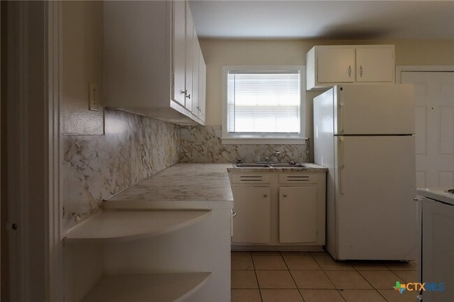 Building Photo - 1512 White Ave