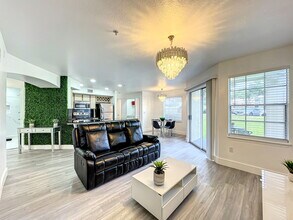 Building Photo - Westpointe Boulevard, Orlando, FL 32835 - 1 BR 1 BA condo