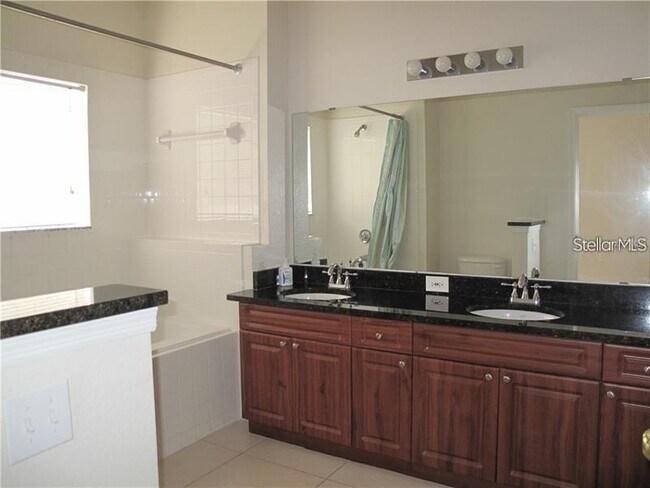 Building Photo - 3593 Conroy Rd