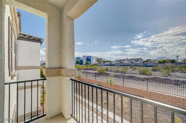 Building Photo - 662 Bellus Pl